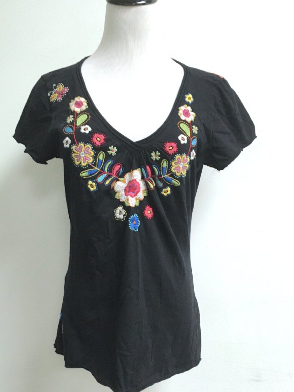 Johnny Was jwla black embroidered peacock bird short sleeve v neck top M